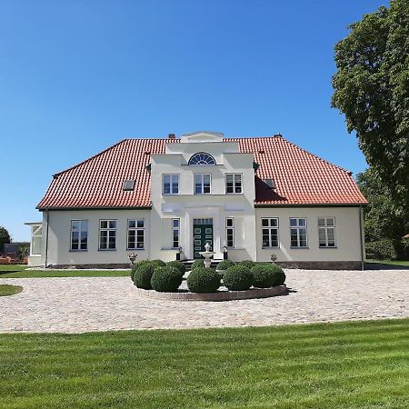 Gutshaus Neu Farpen Hotel Neuburg  Exterior foto