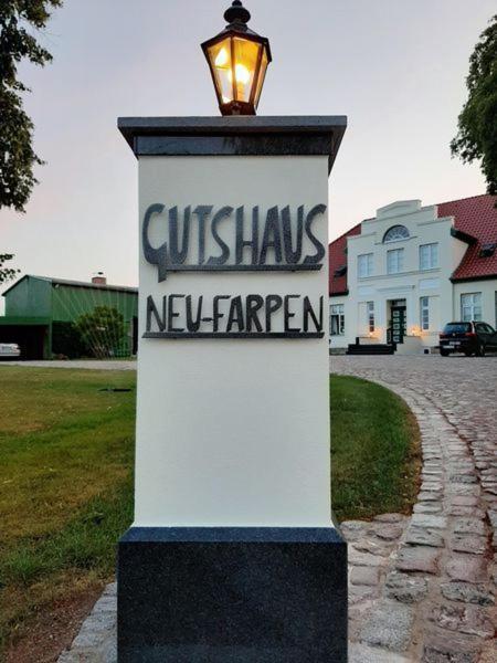 Gutshaus Neu Farpen Hotel Neuburg  Exterior foto
